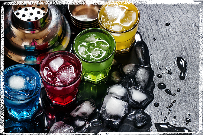 chalkborder_HI_cocktails_20241003 chalkborder_HI_cocktails_20241003