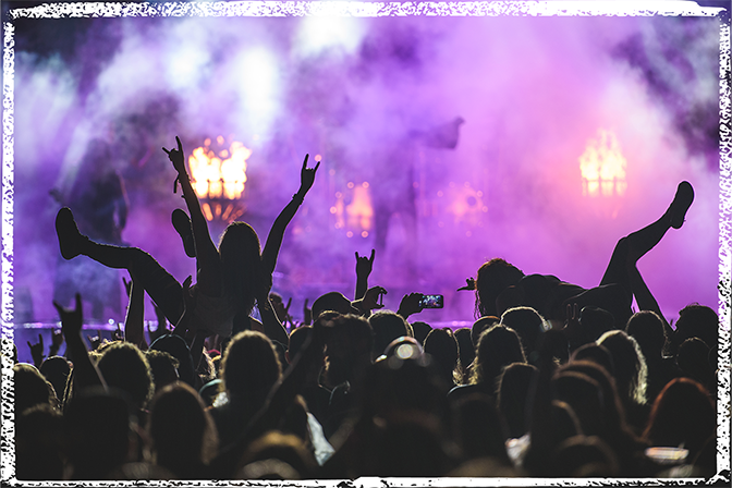 chalkborder_IT_concertcrowd_20241004 chalkborder_IT_concertcrowd_20241004