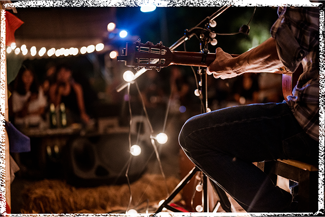 chalkborder_RR_guyguitar_20241004 chalkborder_RR_guyguitar_20241004